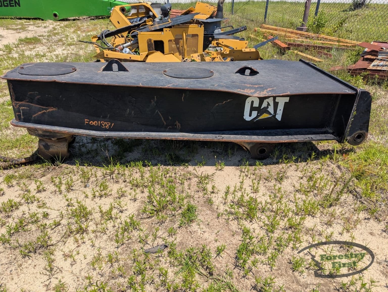 CAT 525D Boom